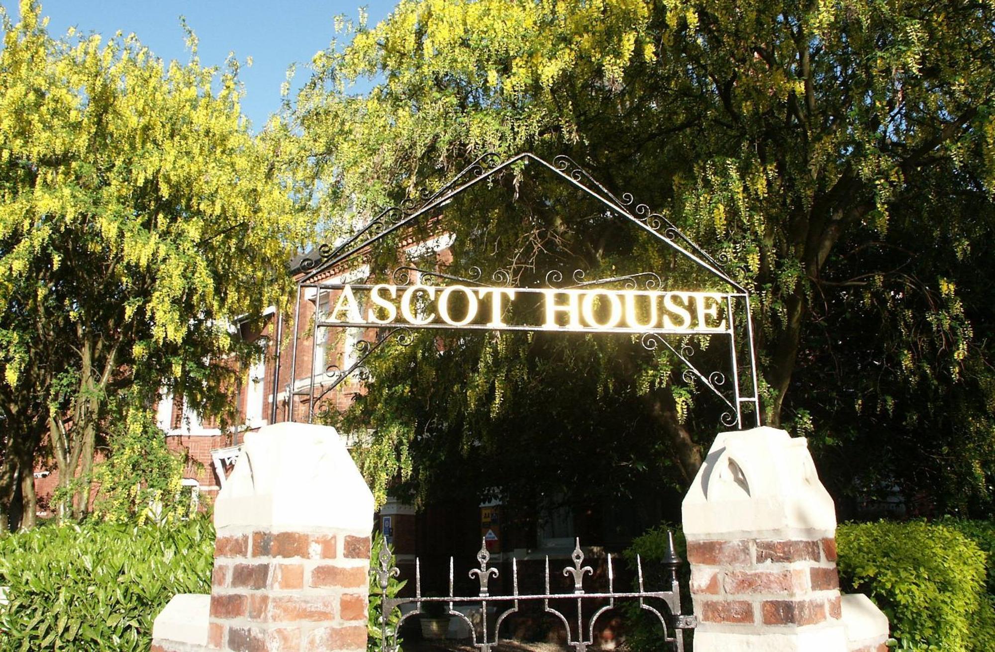 Ascot House Hotel York Bagian luar foto