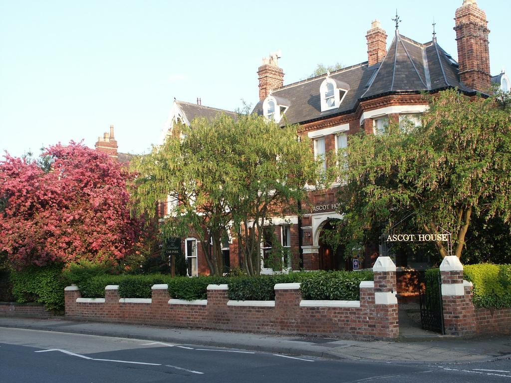Ascot House Hotel York Bagian luar foto